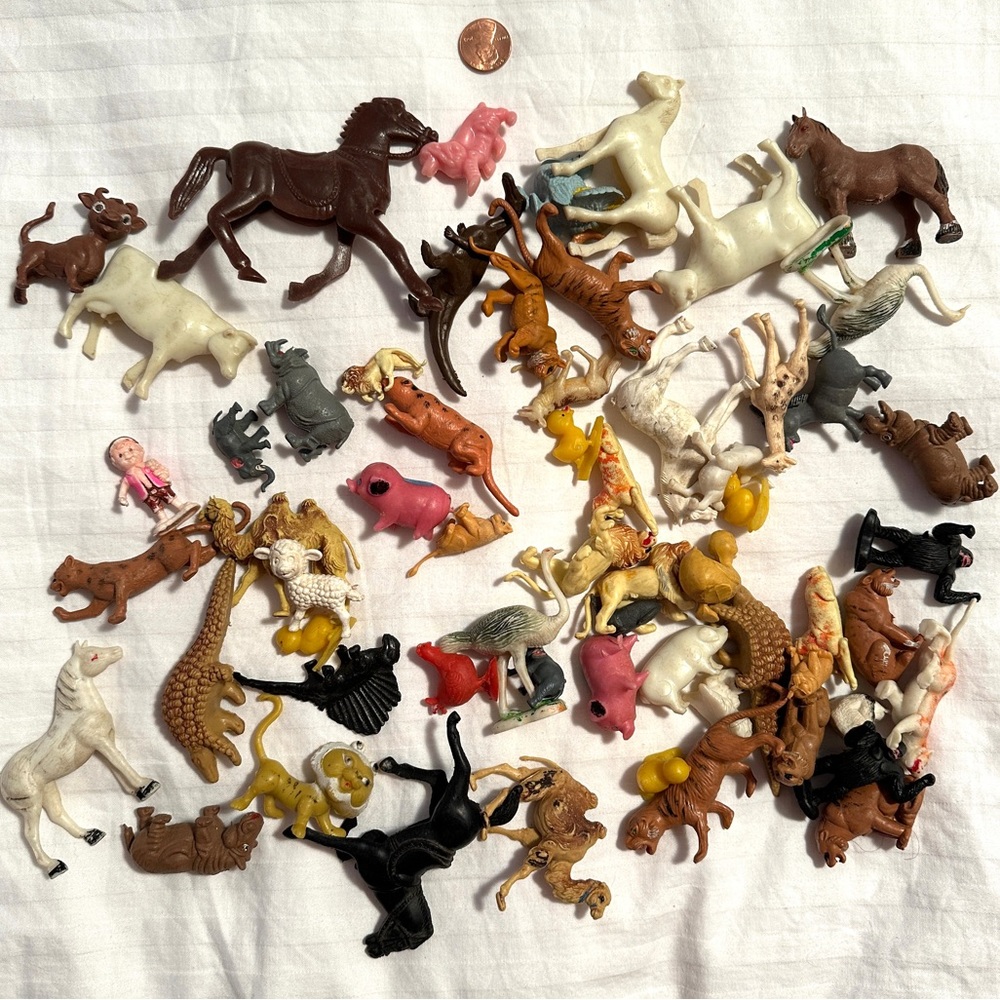 Vintage 1960's Barnyard Animals Plastic Figurines Lot of 61 pieces Hong Kong